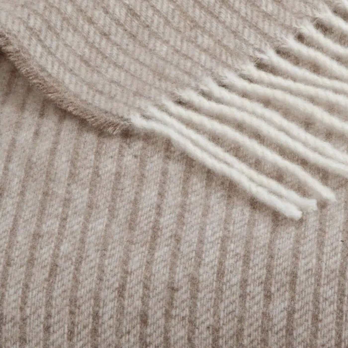 Throws-cashmere-wool-brawn-taupe-blanket-beige