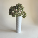 White porcelain swirl vase, 23 cm tall, German Freiberger Porzellan, Pre-Loved homeware, L'Officina