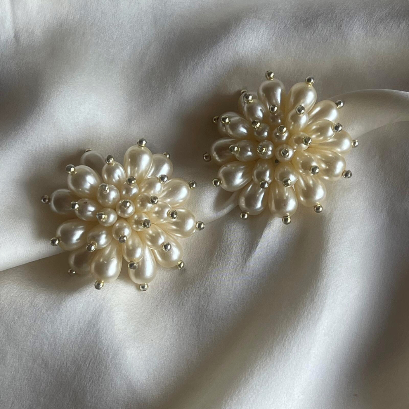 Luxury starburst pearl clip earrings