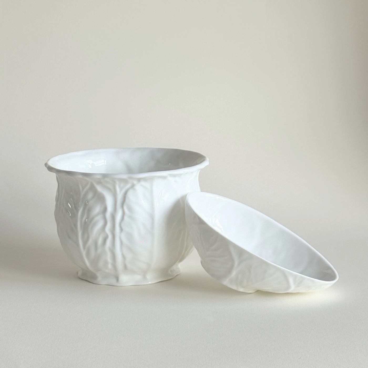 Wedgwood-Cabbage-countryware-serving-dish-vaseflower-pot