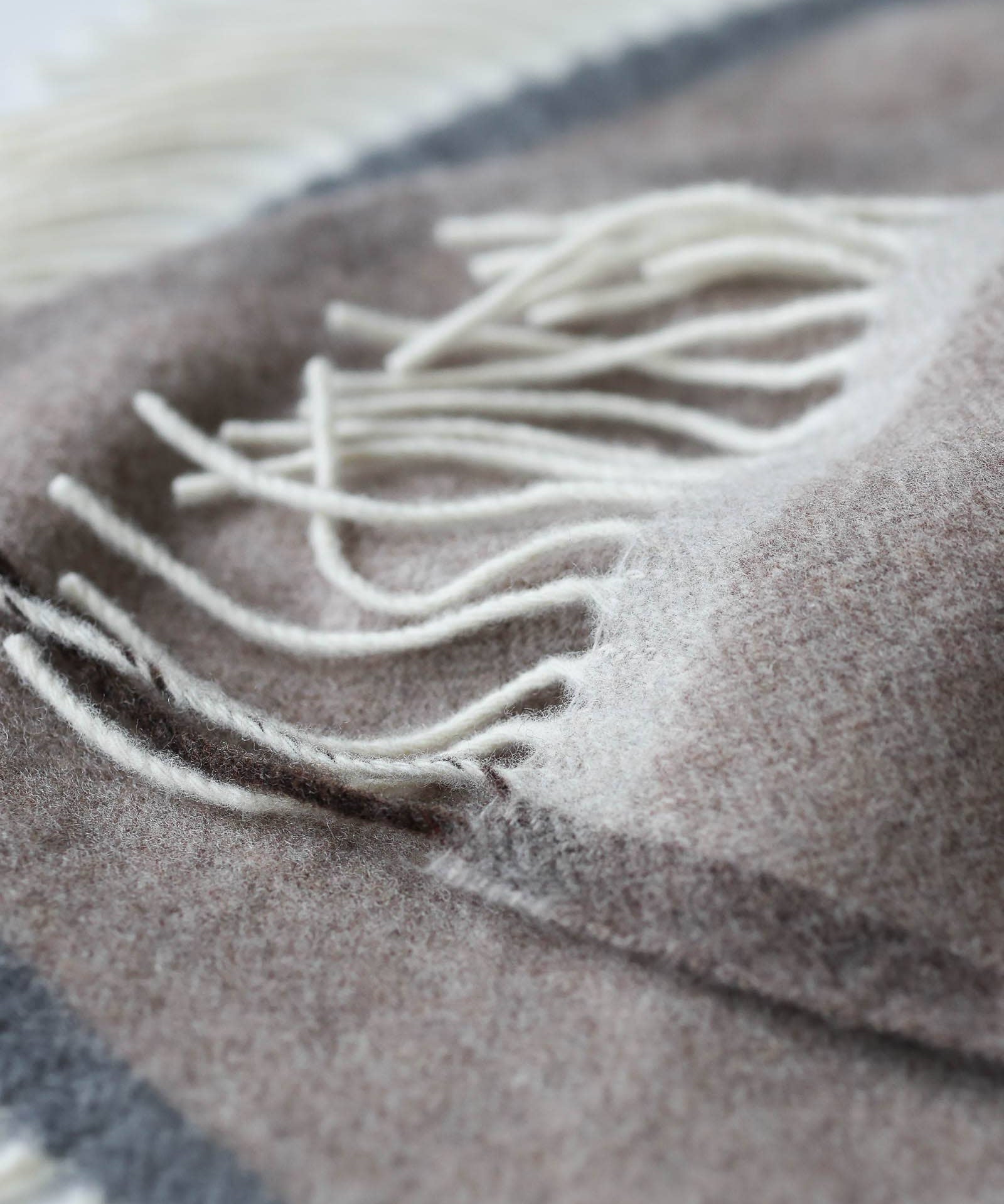 Merino Wool Throw Blanket | Taupe · 200 × 140 cm