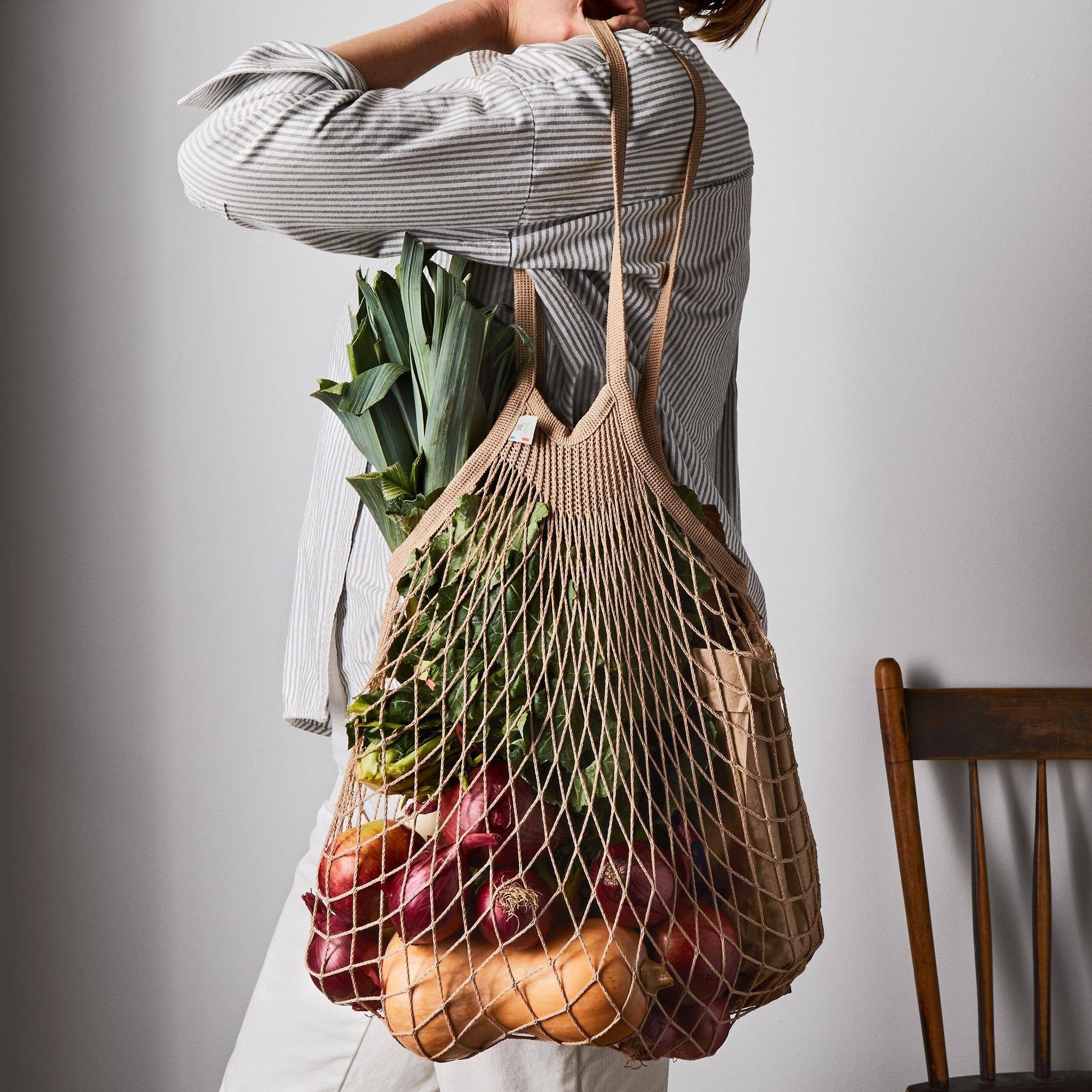 Mastic grey-beige cotton net shopping bag by Filt 1860, long-handle French mesh market tote
