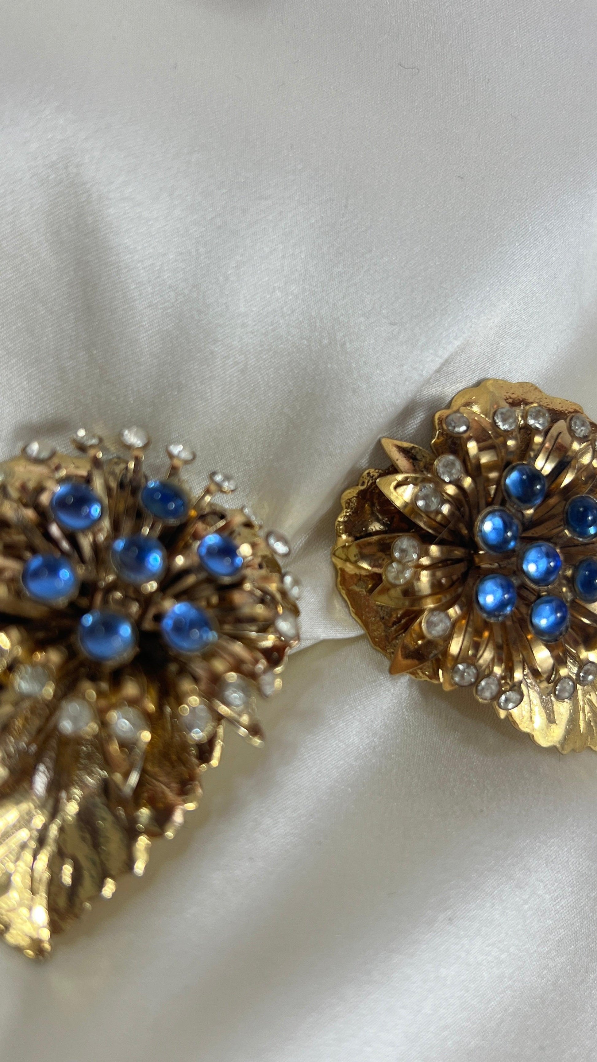 golden leaf earrings blue white crystal side