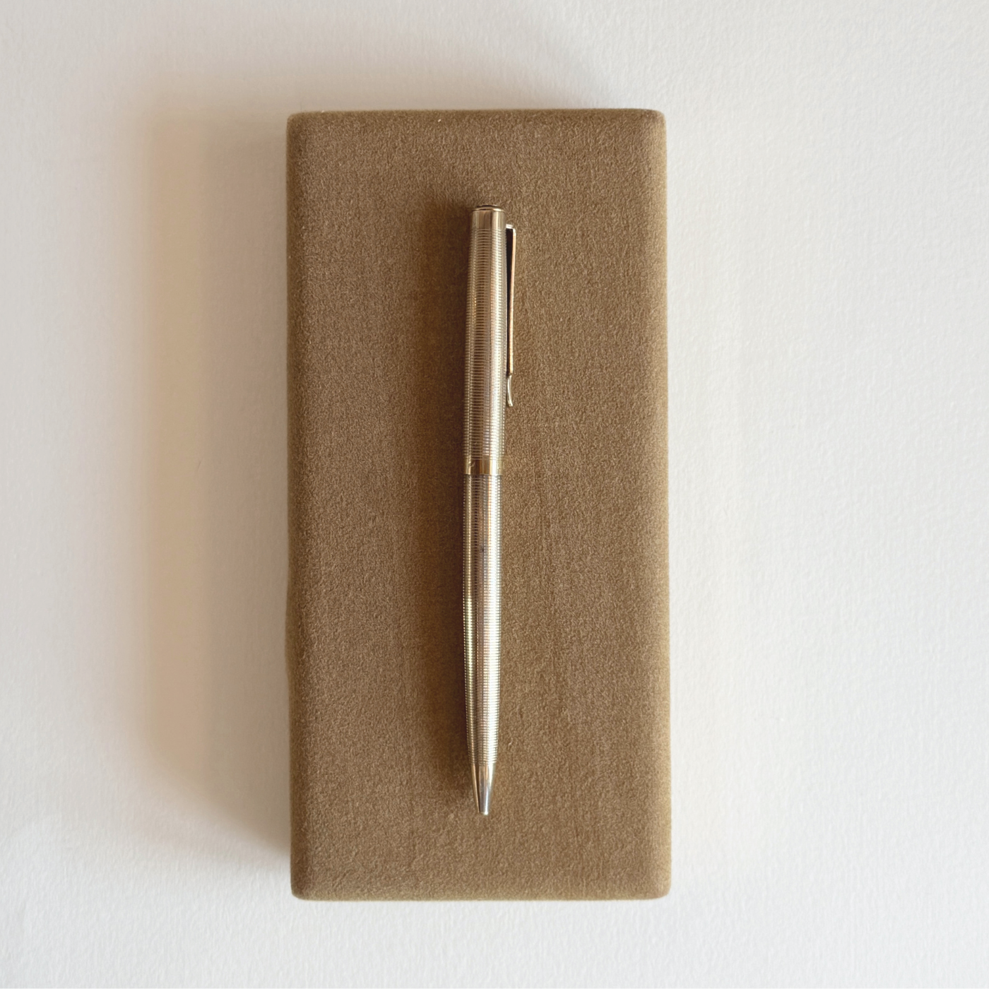 Lalex gold-plated silver pen with certificate of authenticity, 1980s Italian desk writing instrument