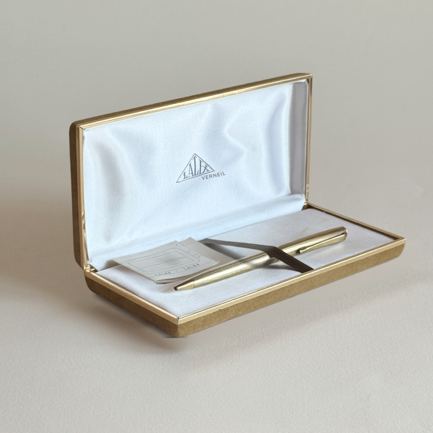 Close-up of Lalex gold-plated 925 silver pen, warm gold patina on the barrel, 1980s Italian make