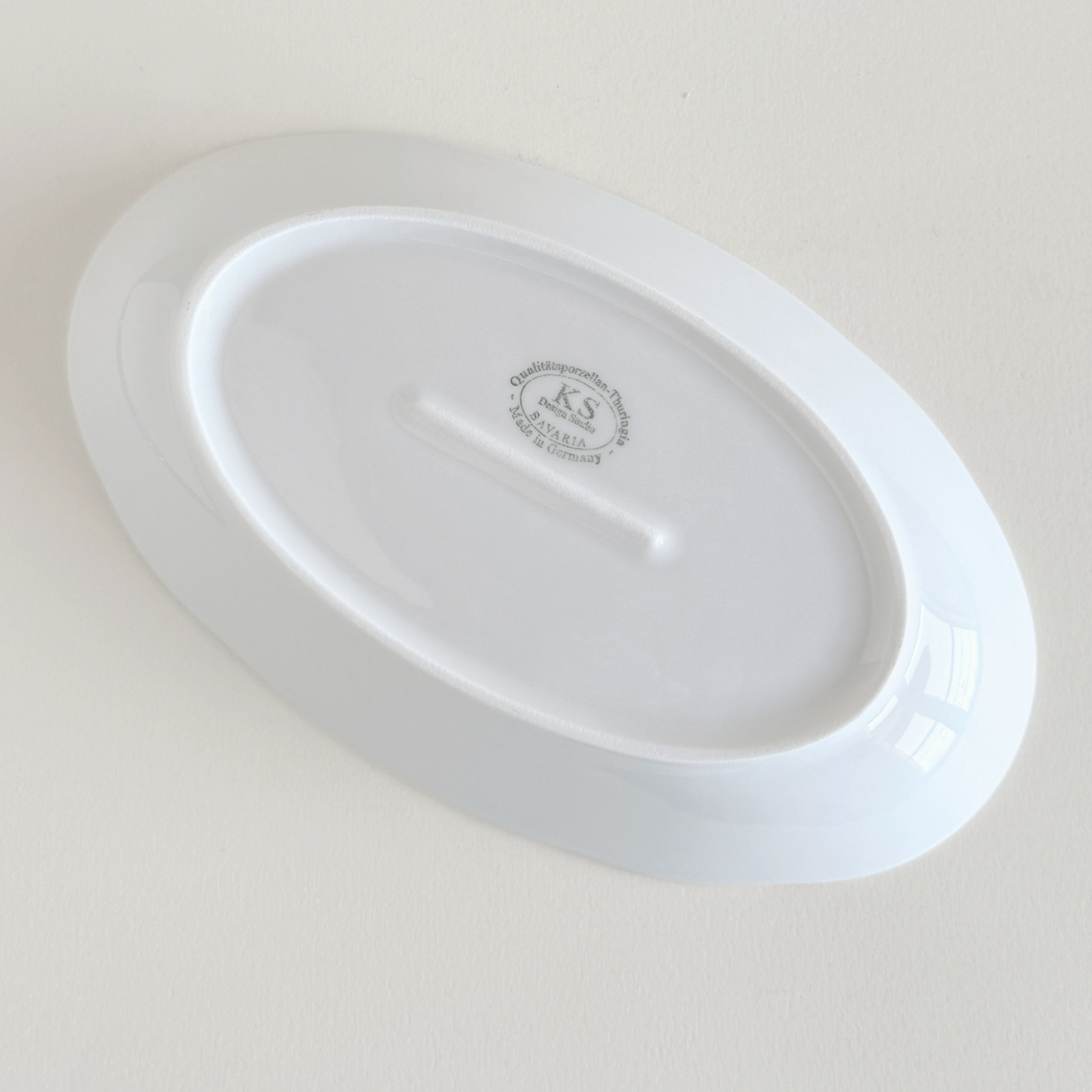 white porcelain oval white serving dish 23cm