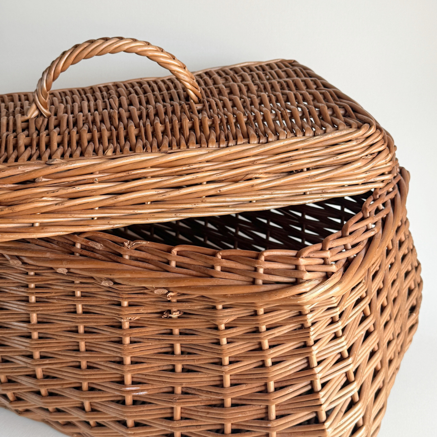 Tuscan rattan basket 27 × 26 × 52 cm Italian 1970s luxury storage