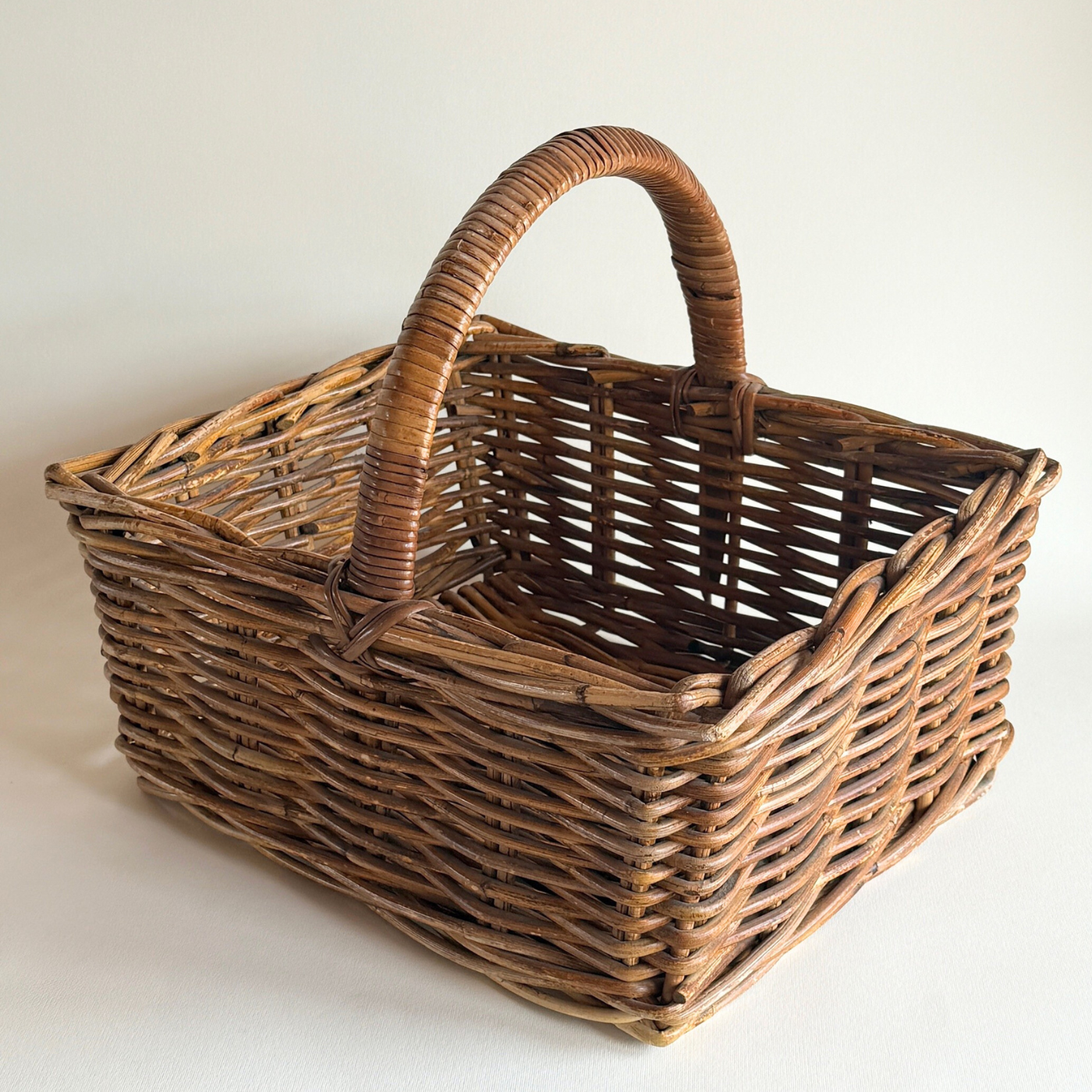 Handled rattan storage basket 39 × 32 × 17 cm Italian woven basket with rigid structure