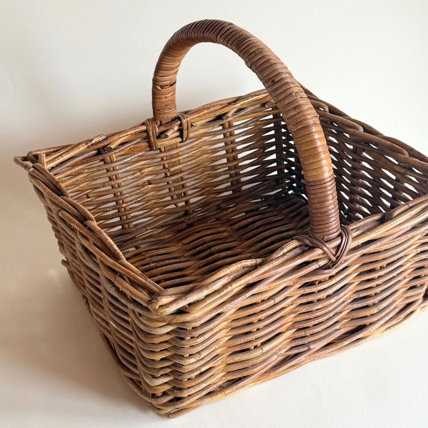 Handled rattan storage basket 39 × 32 × 17 cm Italian woven basket with rigid structure