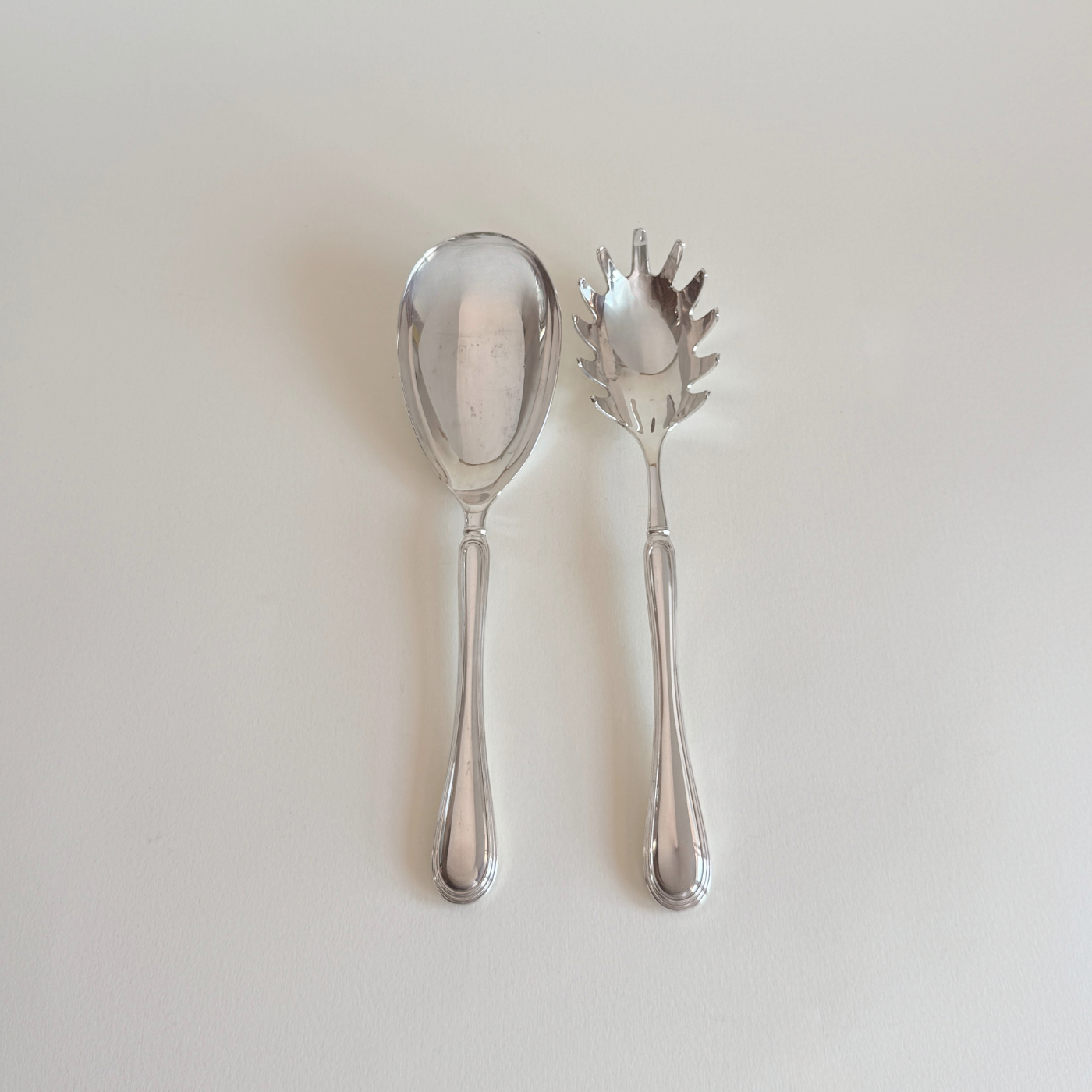Sheraton silver plated serving cutlery set in aged silver, spoon and strainer spoon, 1990s Italian tableware